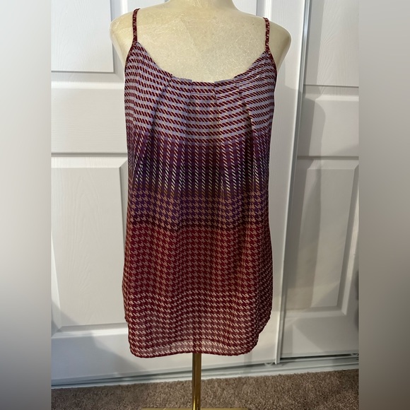 Like new Cabi #555 Houndstooth Pleated Cami
Top size small - Picture 2 of 7